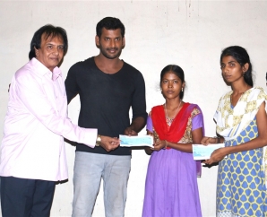 Vishal Help's 10 Poor Student's By Paying College Fees For Them