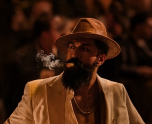 கேங்ஸ்டர் ஜானருக்கு புதிய வண்ணம் தரும் படம் - CinemaCon 2026-ல் “டாக்ஸிக்” பற்றி யாஷ்