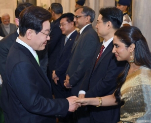 “மேட் இன் கொரியா”க்கு சர்வதேச அங்கீகாரம் – ராஷ்டிரபதி பவன் விருந்தில் பிரியங்கா மோகன்!