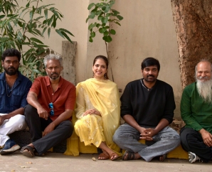 விஜய் சேதுபதியுடன் தியாகராஜன் குமாரராஜா மீண்டும் இணைவு! ‘பாக்கெட் நாவல்’ ஃபர்ஸ்ட் லுக் வைரல்