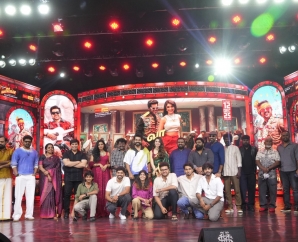 இந்தப்படத்திற்குள் போன பிறகு தான், எம் ஜி ஆரின் விஸ்வரூபம் புரிந்தது - நடிகர் கார்த்தி