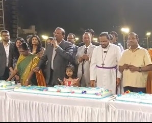 பால் தினகரன் தலைமையில் கேக் வெட்டி கிறிஸ்தவ ஒருங்கிணைப்பு புது வருட பிரார்த்தனை