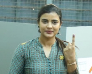 Aishwarya Rajesh Cast her Vote